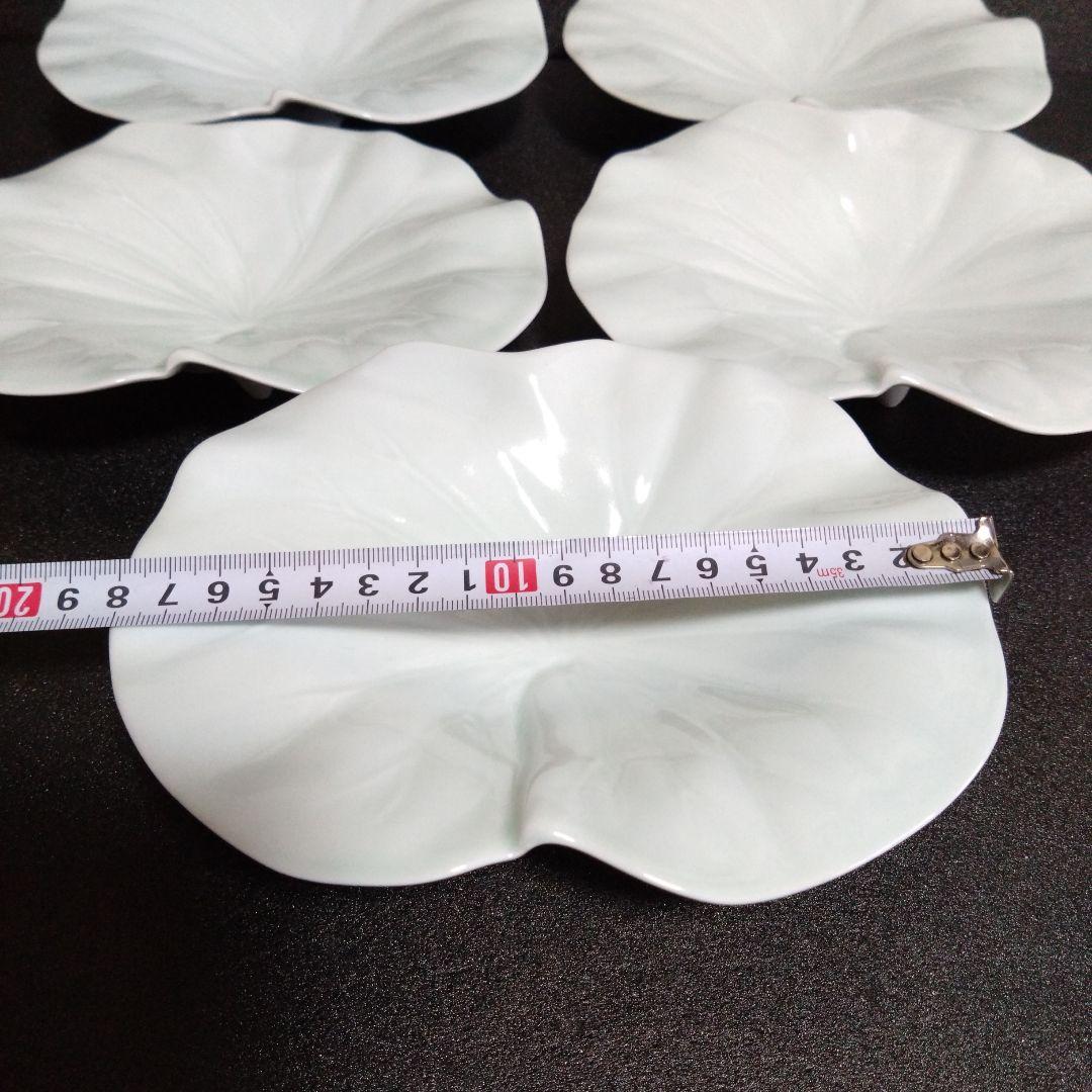 未使用 波佐見焼 光琳窯 葉型 青磁 3点脚銘々皿5枚　お祝い