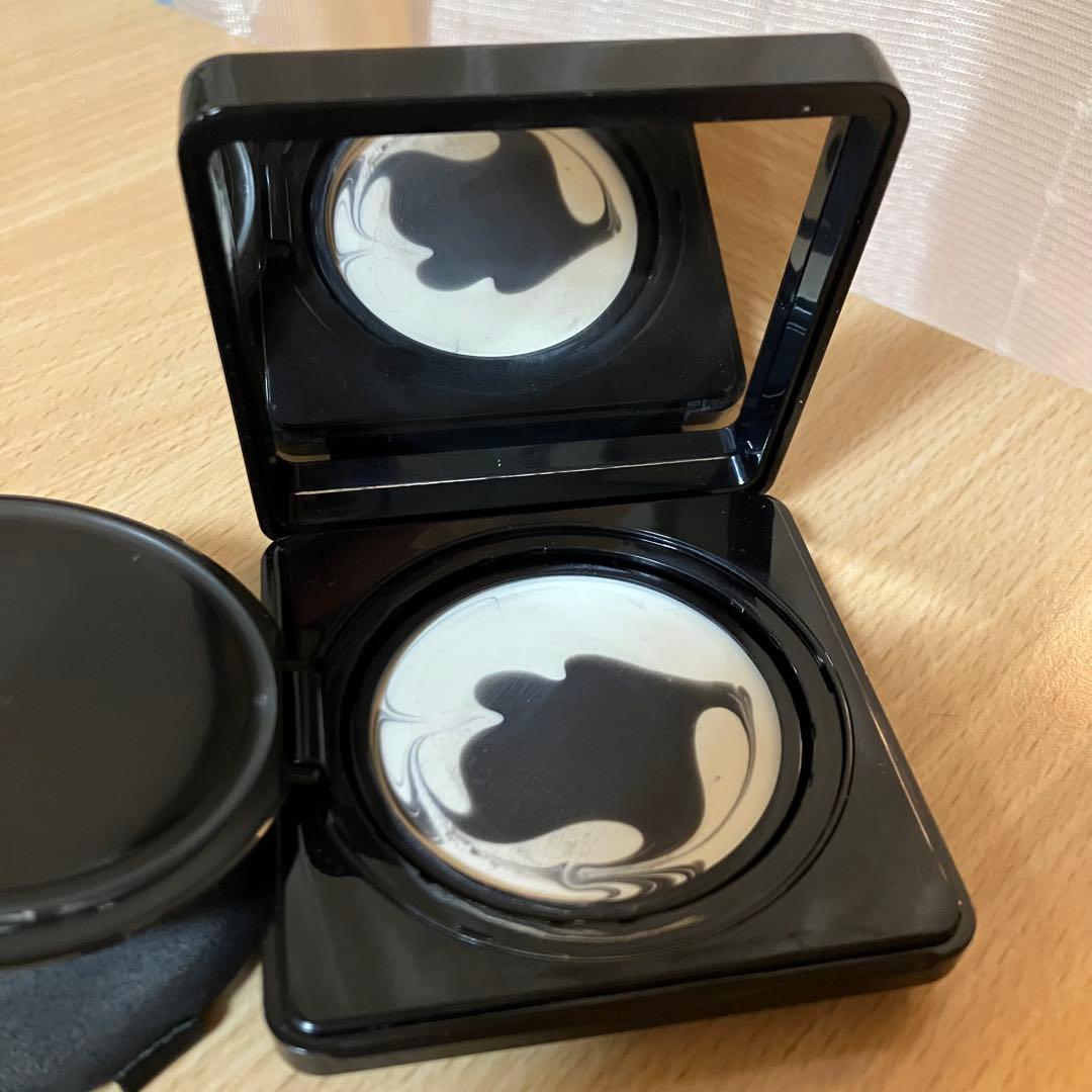 ジバンシイ ソワンノワール UV コンパクト 12g