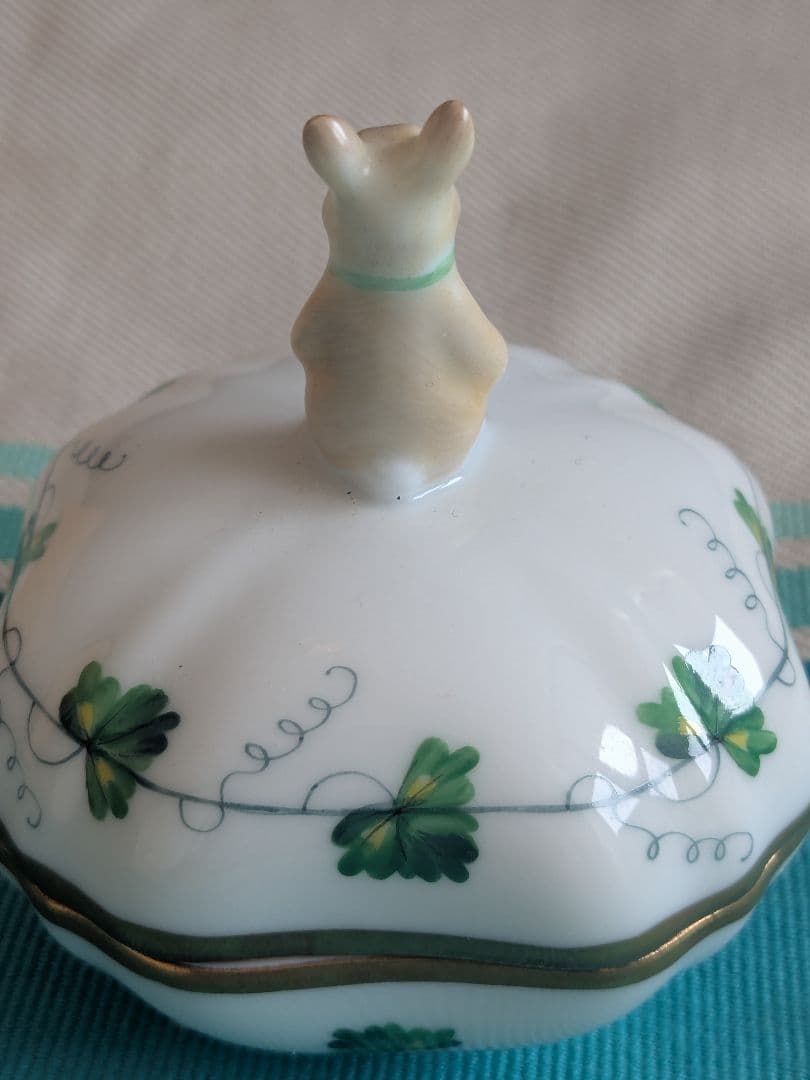 ヘレンド社製可愛いウサギの陶器置物