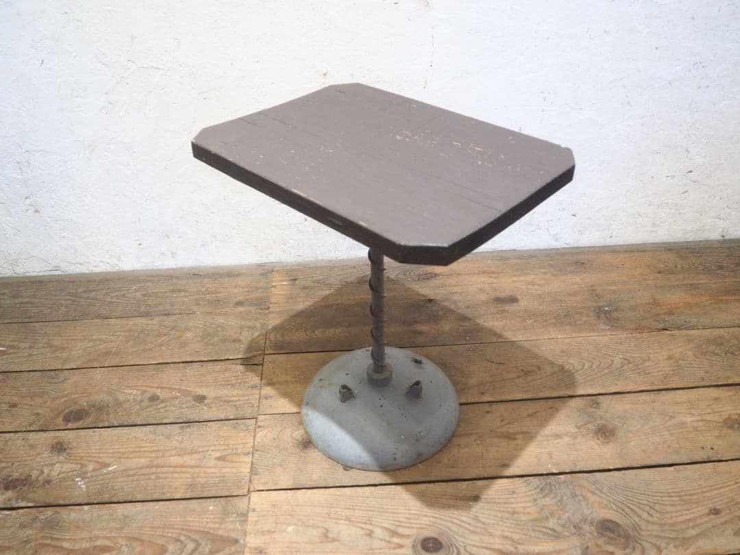 1213 ヴィンテージ　古い鉄脚テーブル　レトロ　工業系　インダストリアル　台