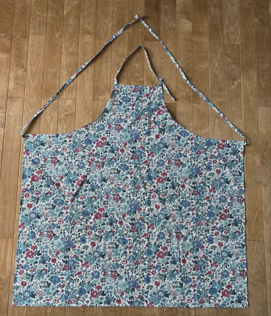 かち様 エプロン　 リバティタナローン Daisy MorisiaＤＵ