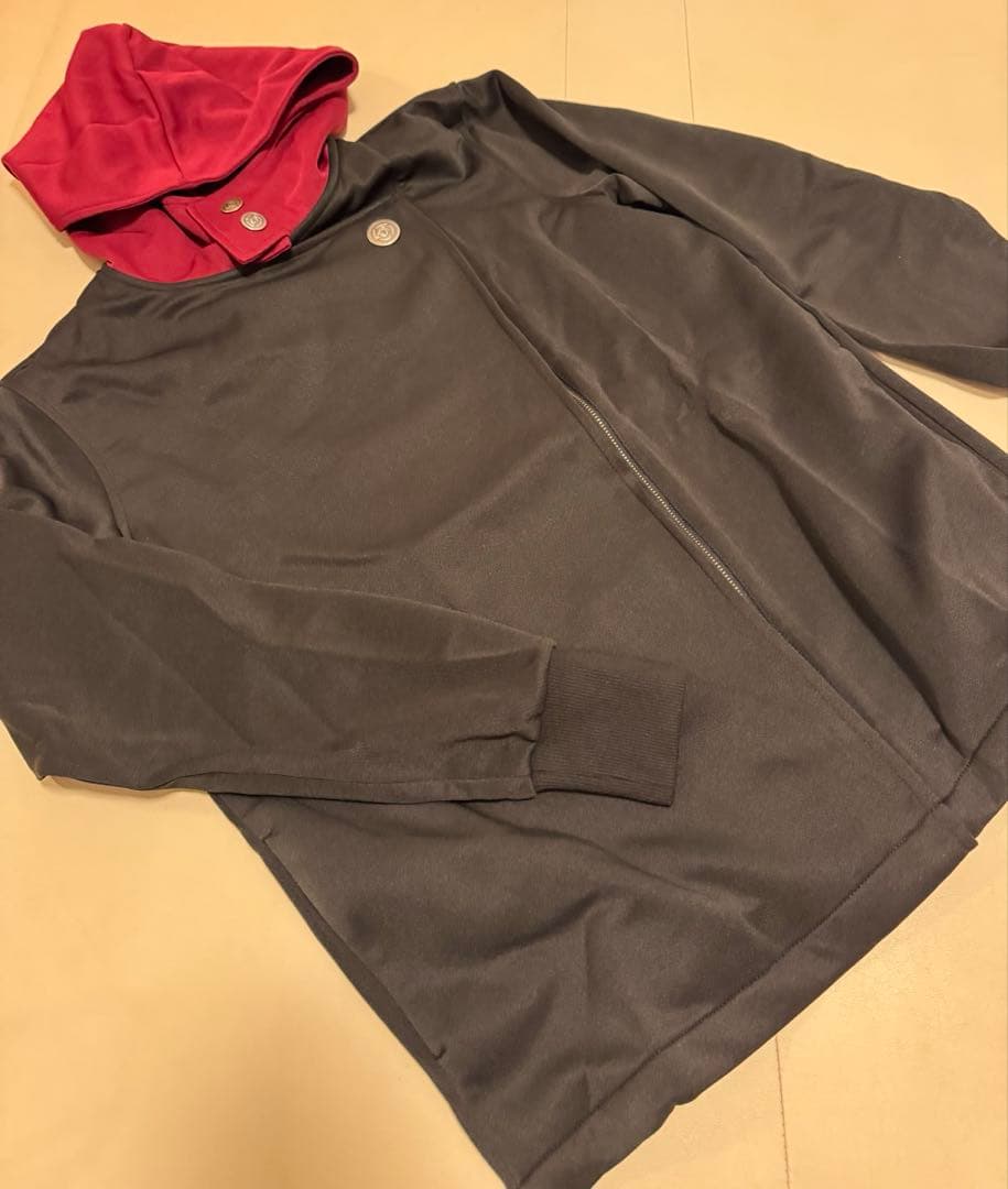 未使用】呪術廻戦 高専ジャージ 虎杖悠仁モデル Mサイズ 缶バッジ付き