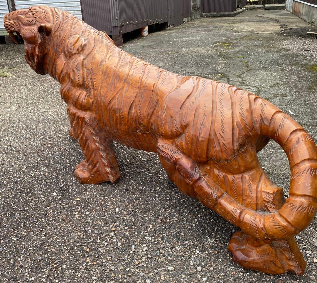 美品❗️天然木　木彫りの虎の置物