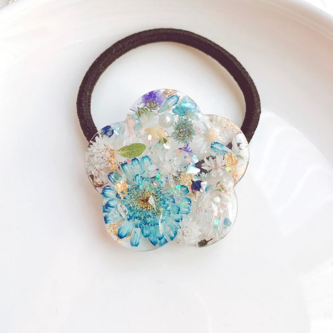 レジンヘアゴム　お花　ブルー　大ぶり　ほわほわ　ホワイト　金箔　シェル　天の川