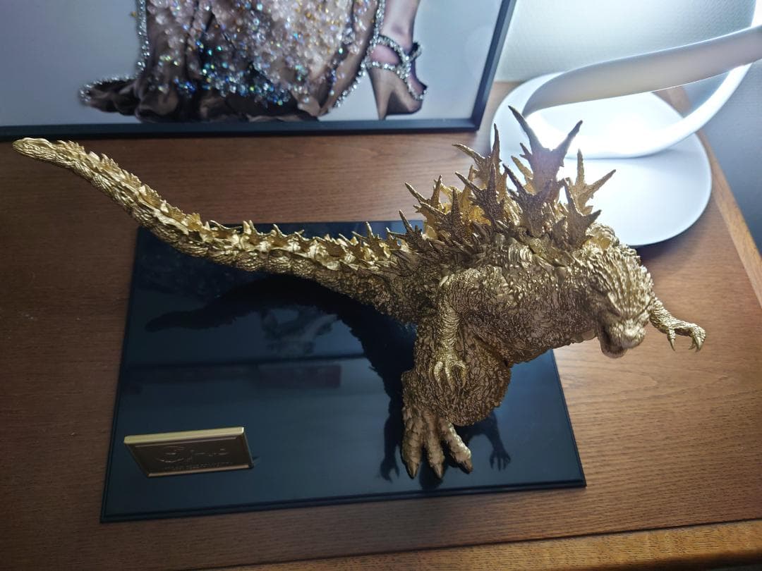 ゴジラゴールド一番くじオスカーバージョン 金色に輝くゴジラマイナスワン 一番くじオスカーゴジラ紹介 - YouTube