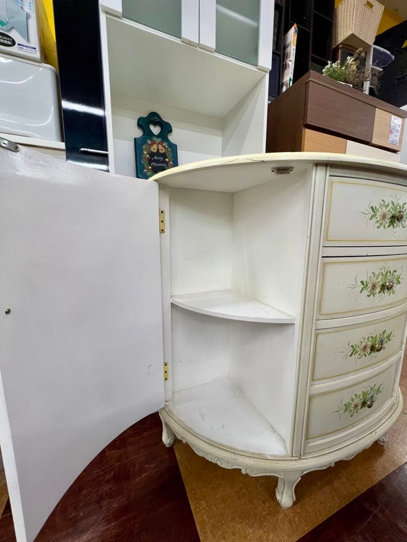 【地域限定無料配送】可愛い花柄装飾の白いキャビネット