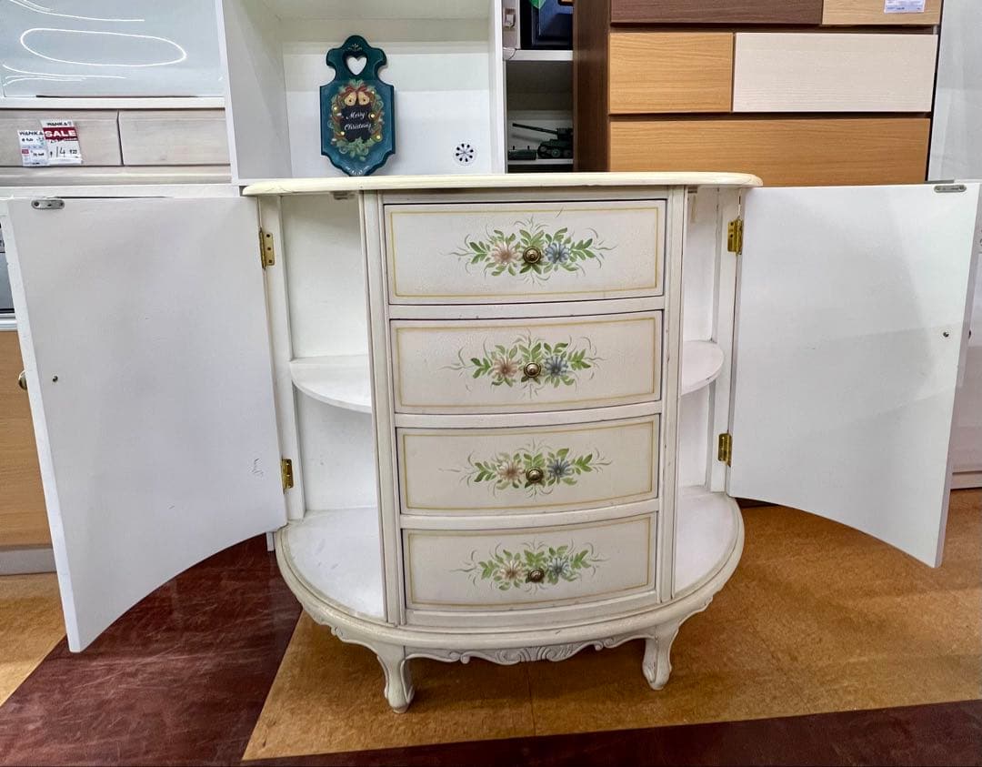 【地域限定無料配送】可愛い花柄装飾の白いキャビネット