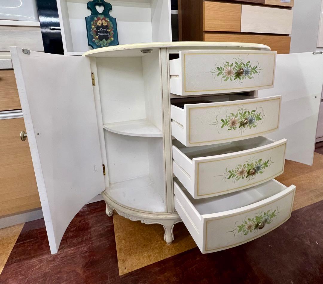 【地域限定無料配送】可愛い花柄装飾の白いキャビネット