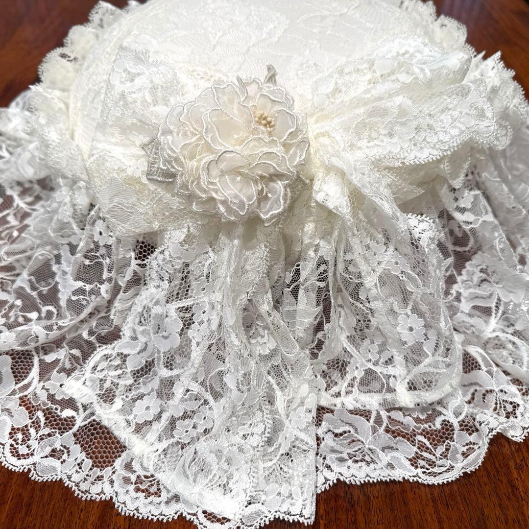 【新品未使用】さえら　ヒスクローネ　円型レースクッション　ホワイト　リボン