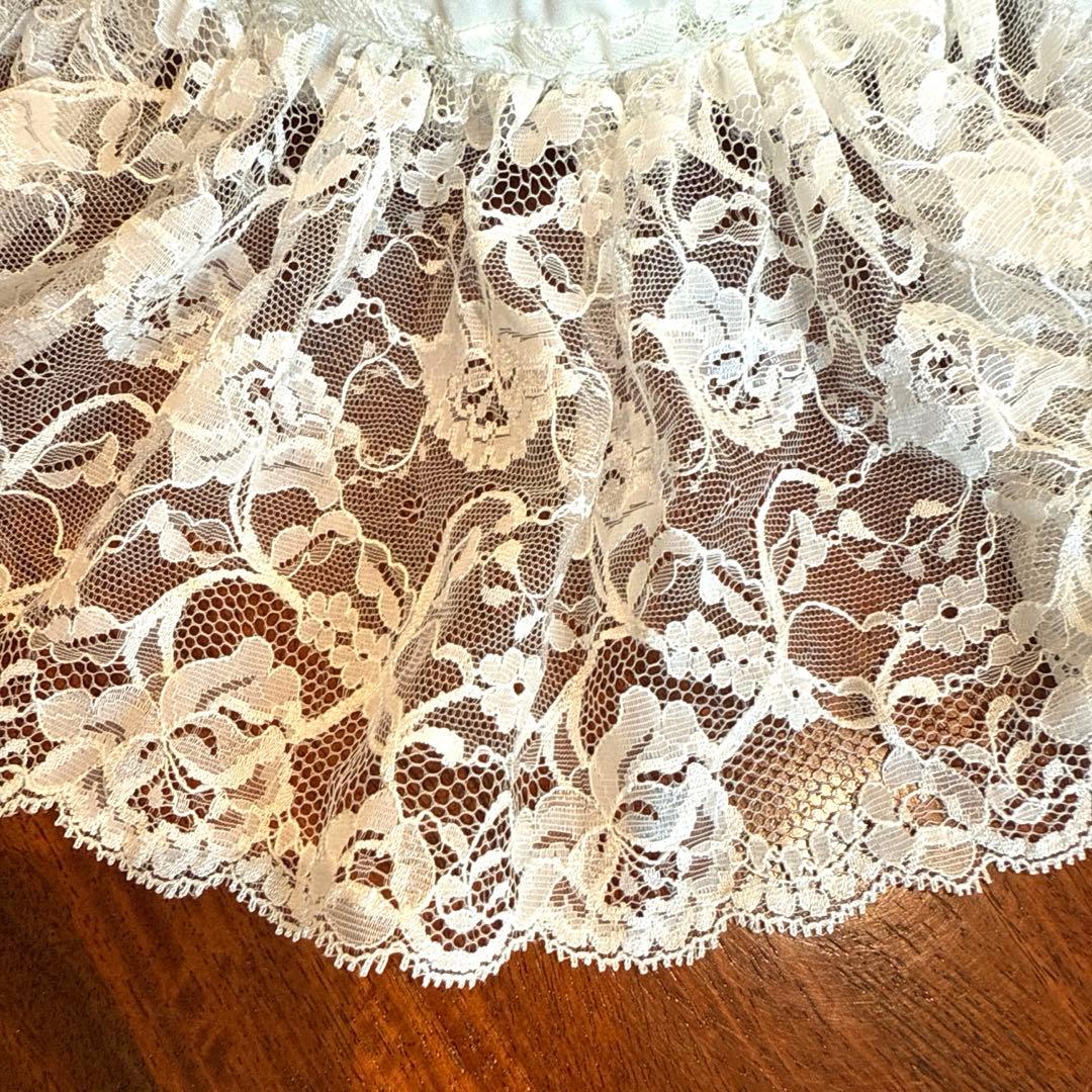 【新品未使用】さえら　ヒスクローネ　円型レースクッション　ホワイト　リボン