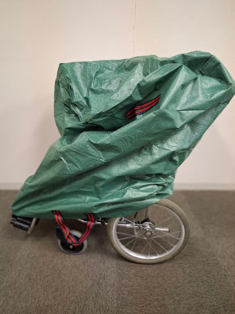 自走用車椅子 赤と黒