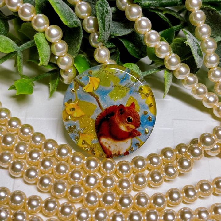 ゆきそら様お取置きです。SALE❣️レジンヘアゴム 銀杏 紅葉とリスNo.707