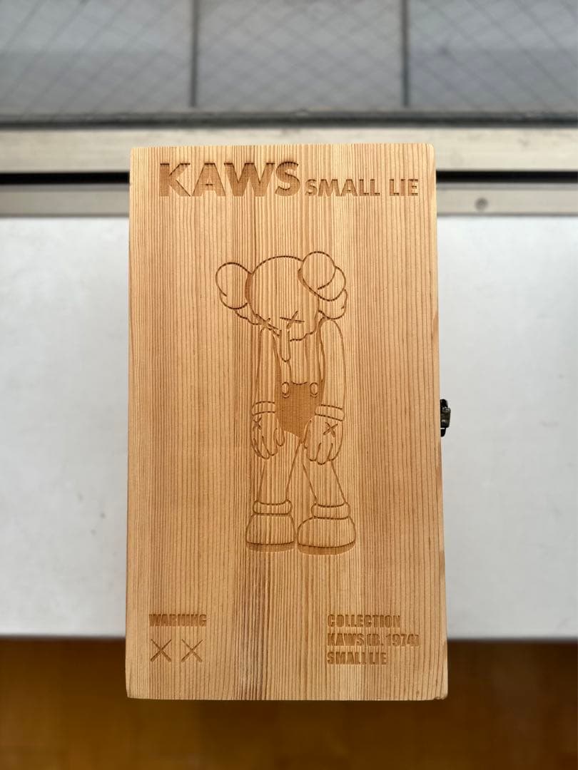 kaws small lie KAWS SMALL LIE WOOD カウズ