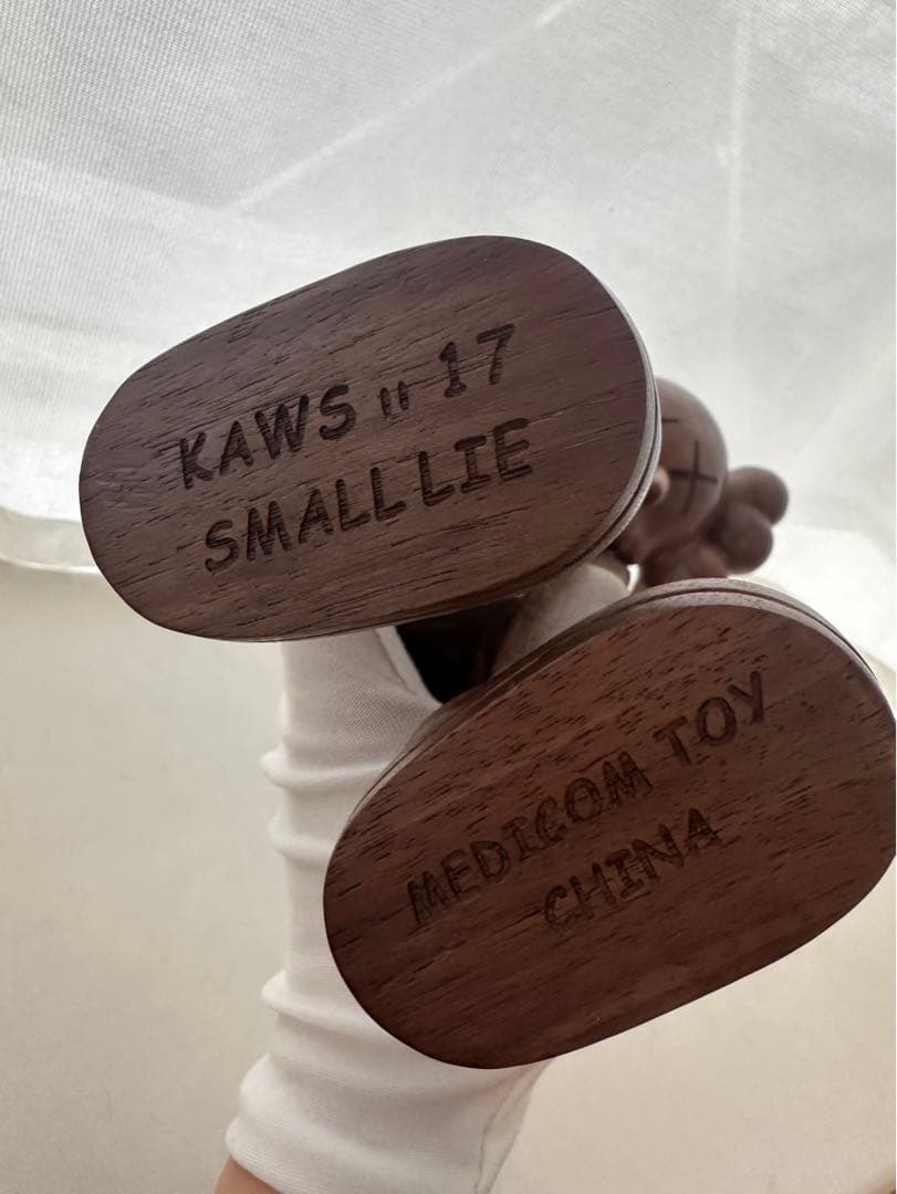 kaws small lie KAWS SMALL LIE WOOD カウズ