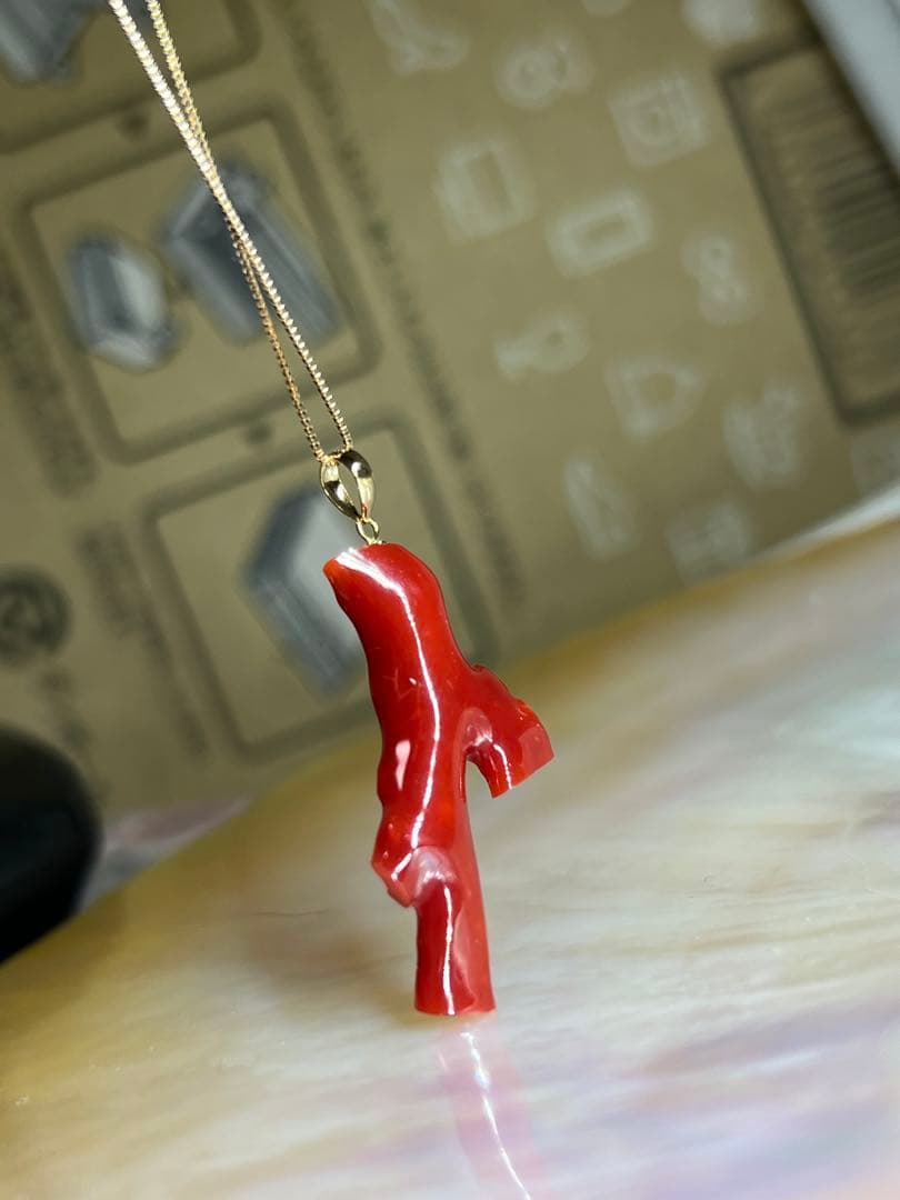 【極上の純国産☆】天然　血赤サンゴ　高知県産　9.542ct k18ペンダント