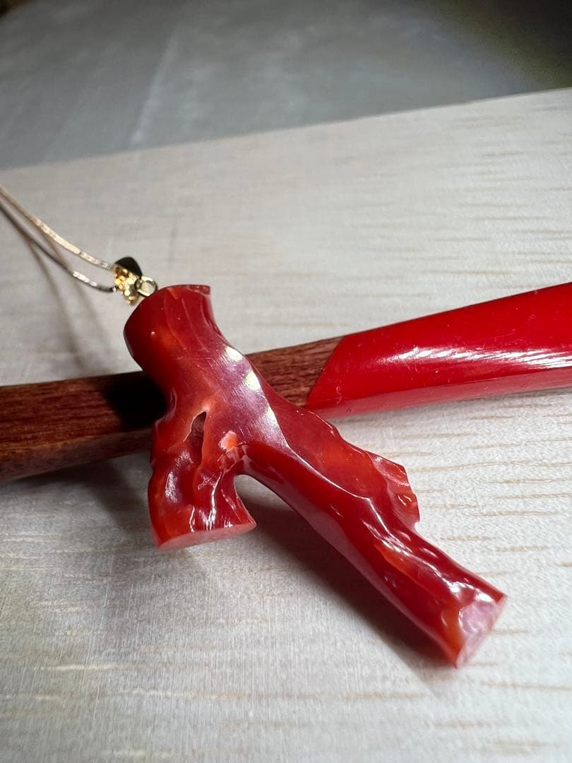 【極上の純国産☆】天然　血赤サンゴ　高知県産　9.542ct k18ペンダント