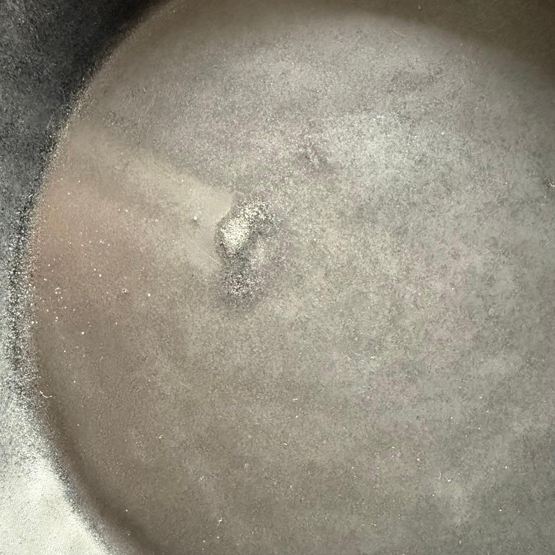 井山三希子さん　レリーフプレート　26cm 白・黒