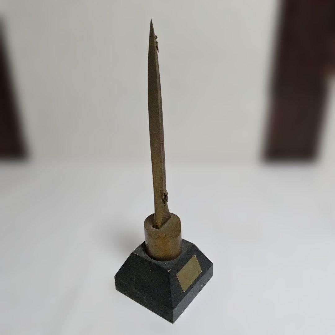 金属製彫刻ナイフ型オブジェ、工芸細工、品名、劔岳登攀中をオブジェ