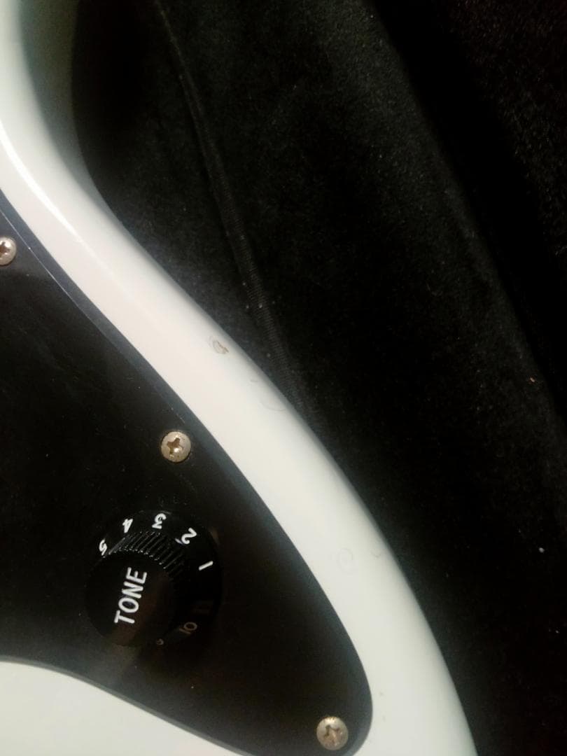 軽量 Squier stratocaster 1H bullet 1ハム 鳴良 - メルカリ