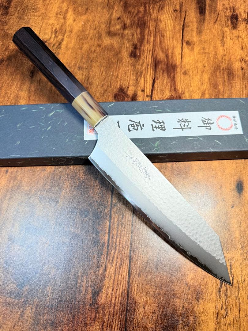 義弘作　切付 牛刀　包丁　VG5 鎚目 山脇刃物製作所　紫檀白水牛八角柄