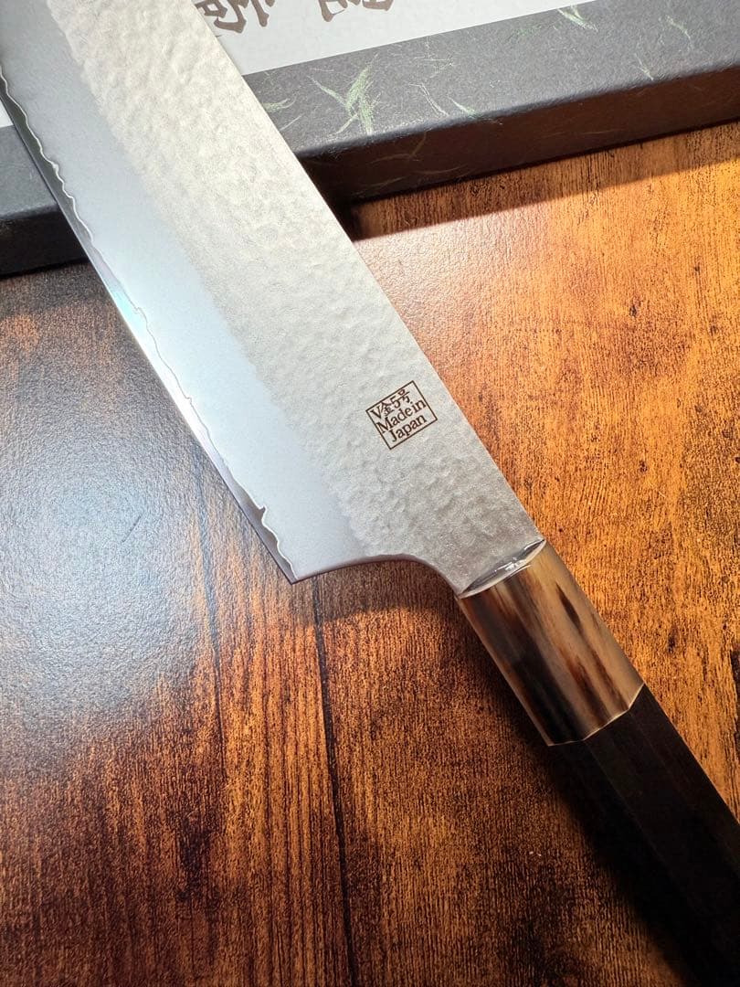 義弘作　切付 牛刀　包丁　VG5 鎚目 山脇刃物製作所　紫檀白水牛八角柄