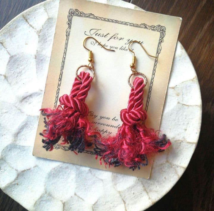 レア　ツイストロープ　ピアス　イヤリング　タッセル　フリンジ　赤　ゴージャス　春