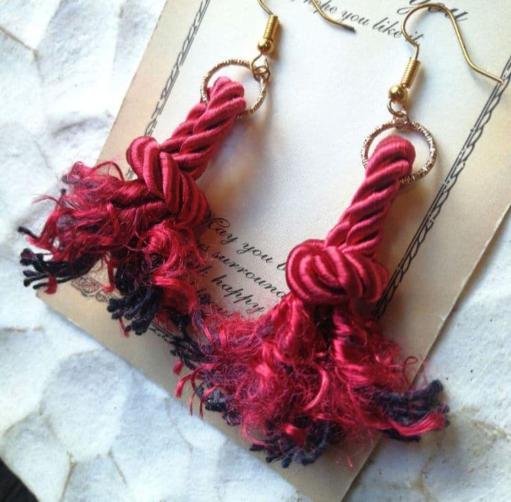 レア　ツイストロープ　ピアス　イヤリング　タッセル　フリンジ　赤　ゴージャス　春