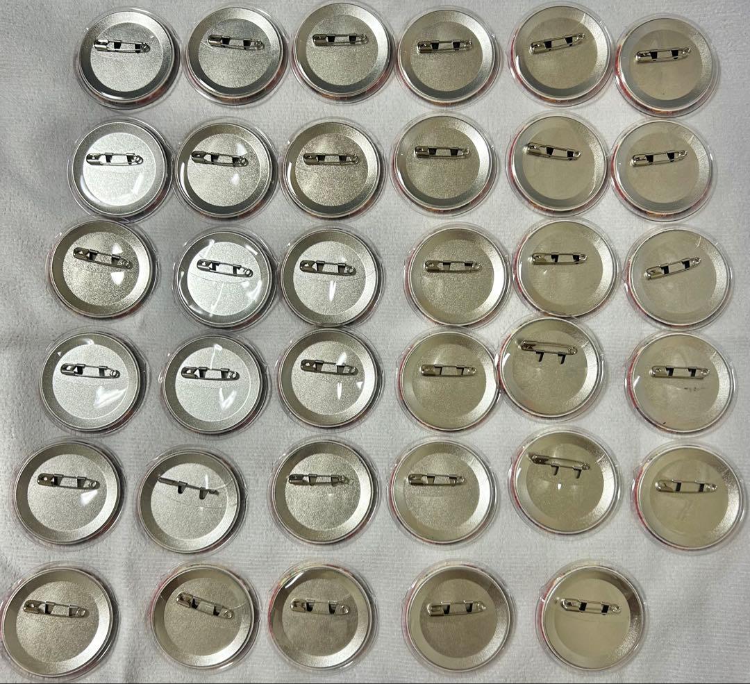 白鳥藍良 缶バッジ Branco コレ缶 - メルカリ