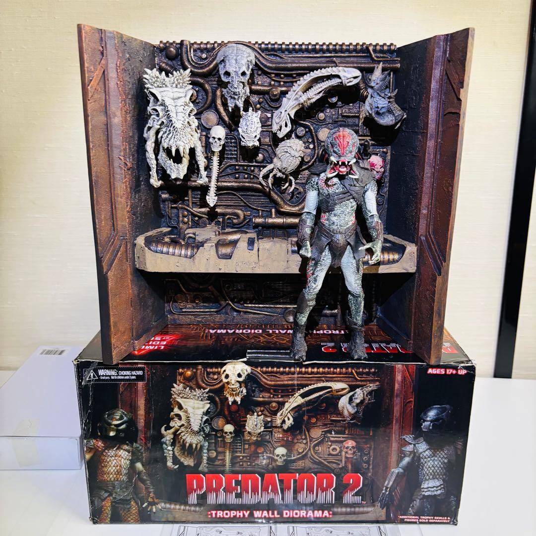 NECA プレデター2 トロフィーウォールジオラマ 限定版 - メルカリ