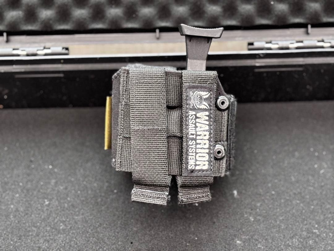 WARRIOR ASSAULT SYSTEMS ユニバーサルホルスター 右用/黒