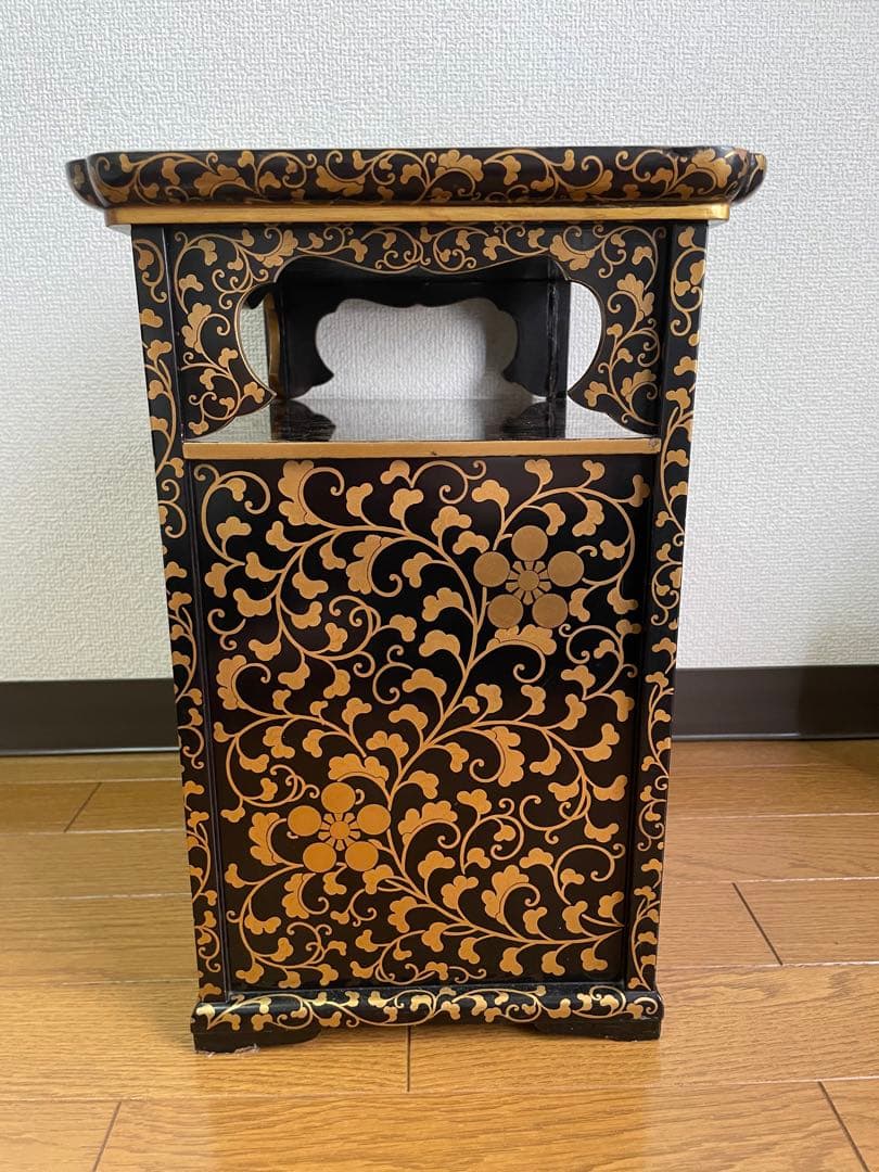 唐草蒔絵櫛台　大名道具