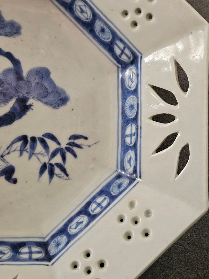 名品❗】 江戸後期　古伊万里 染付 透造　笹に六曜紋　松竹梅　25.3cm八角鉢