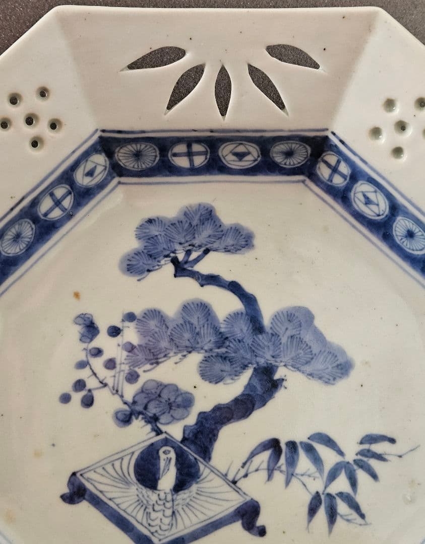 名品❗】 江戸後期　古伊万里 染付 透造　笹に六曜紋　松竹梅　25.3cm八角鉢