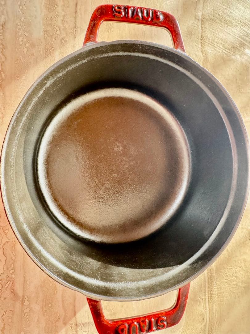 staub 18cm ストゥブ　ラウンド　ココット