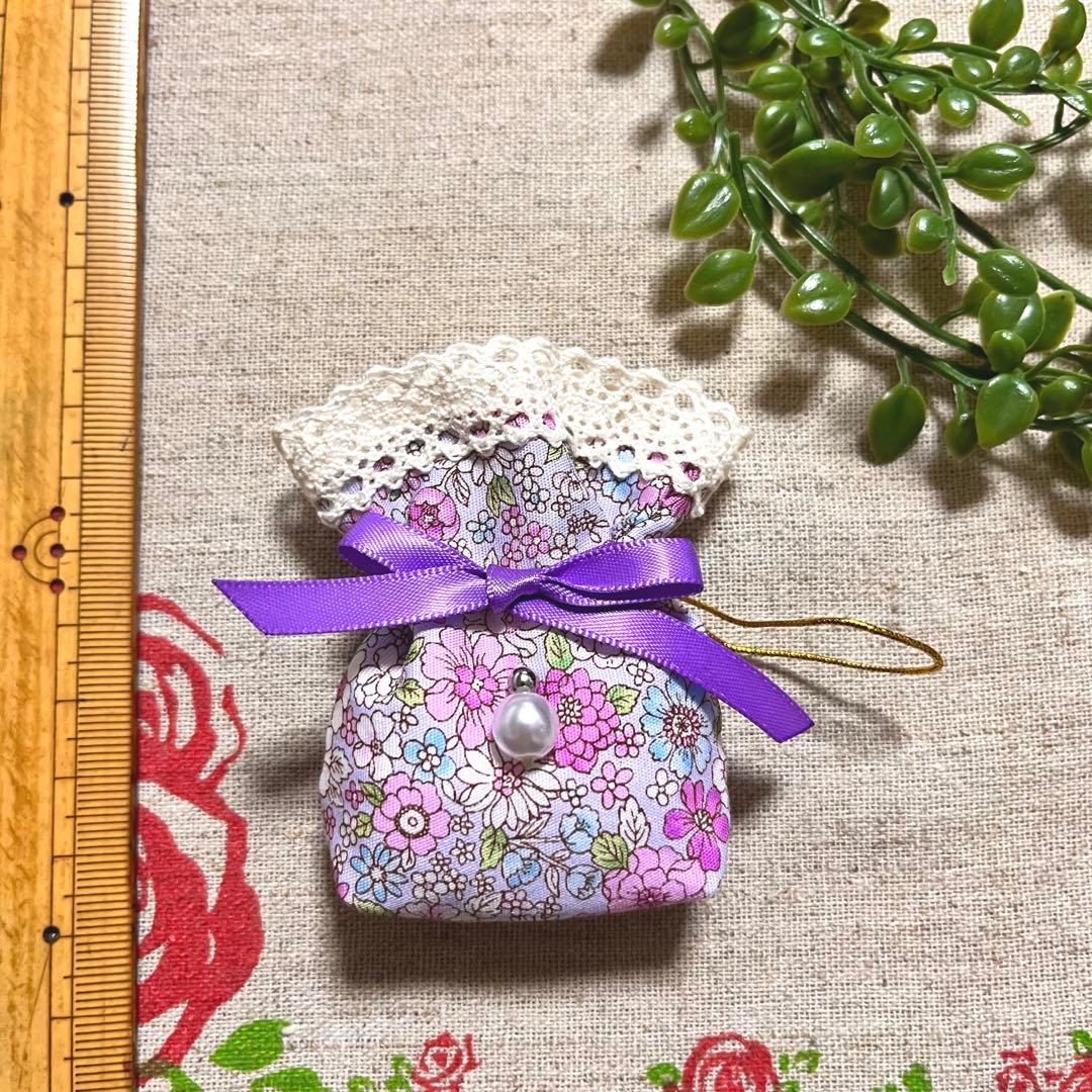 No.2302-31 ミニストラップサシェ（香り袋）春の小花柄＊パール ⑪