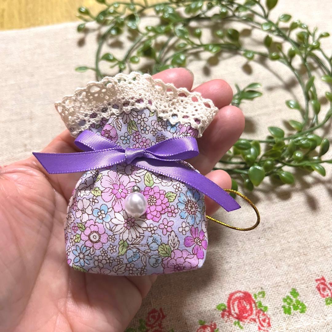 No.2302-31 ミニストラップサシェ（香り袋）春の小花柄＊パール ⑪
