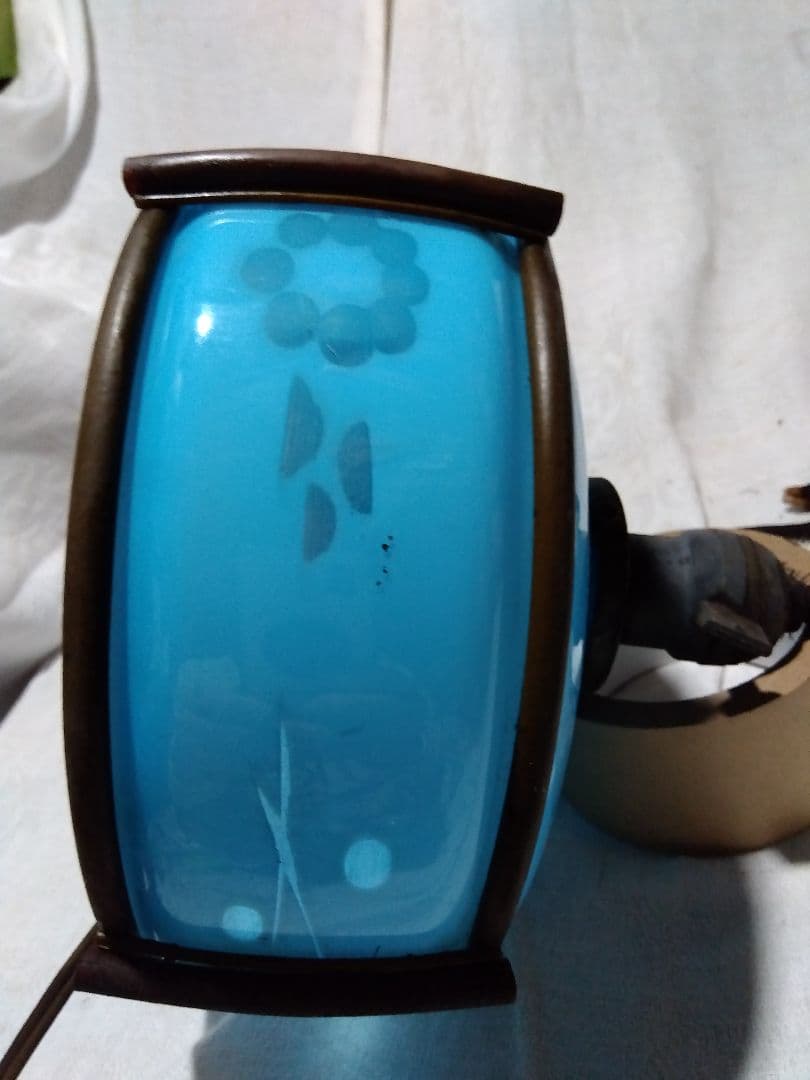 ♪古い青色ガラスの電気の笠