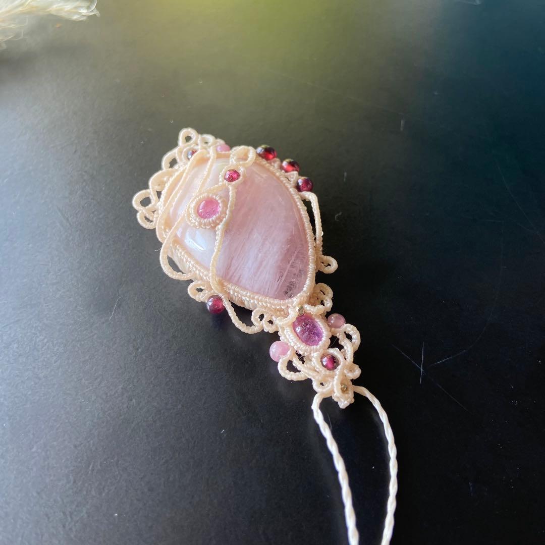 (みきの)♡大粒モルガナイト×2種類のピンクルビーのマクラメネックレス