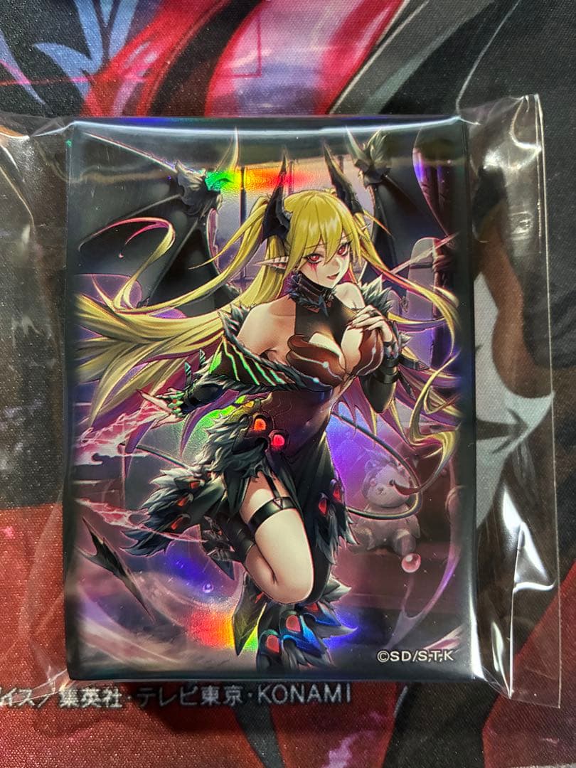中古】遊戯王 紅涙の魔ラクリモーサ スリーブ 40枚 - メルカリ