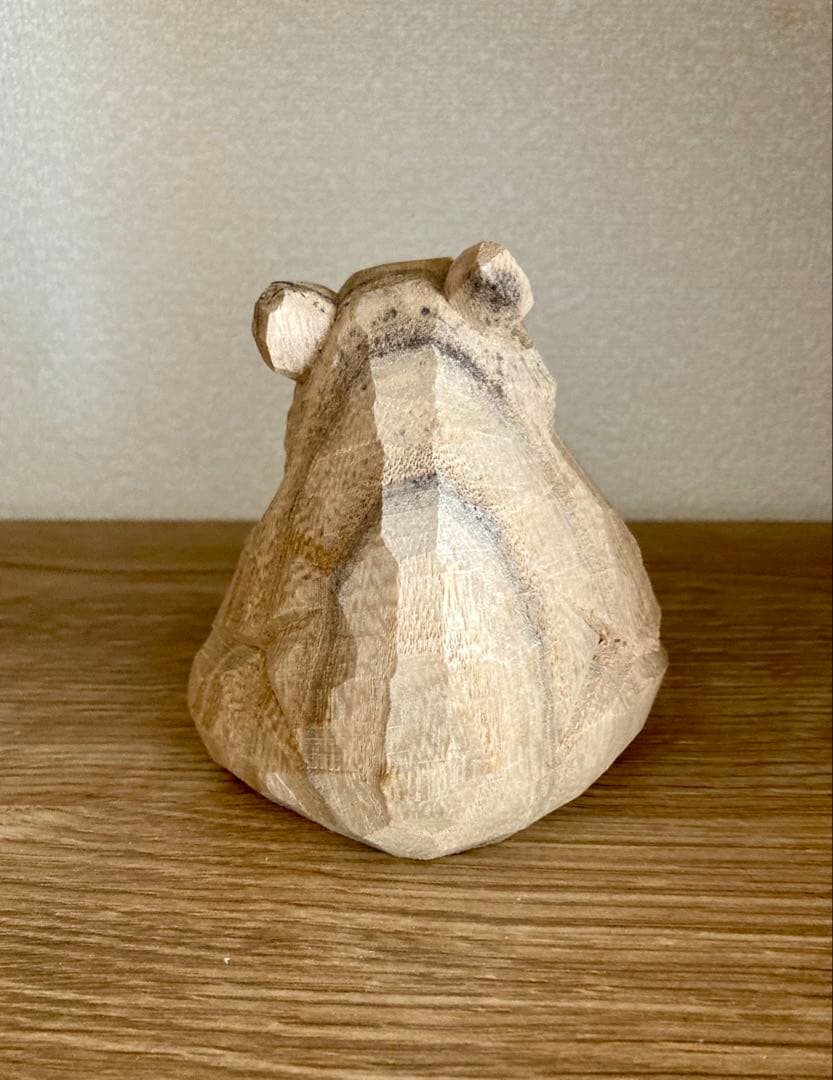 賀上隼敬 さんの 木彫り熊