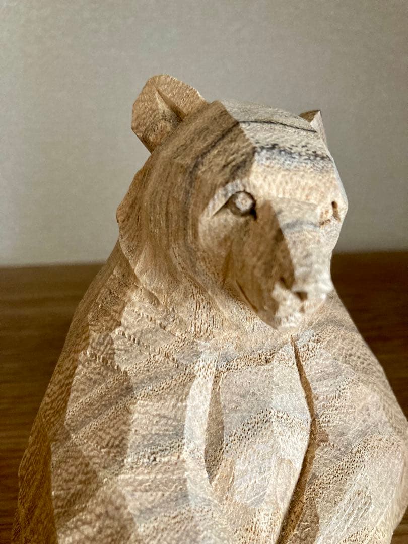 賀上隼敬 さんの 木彫り熊