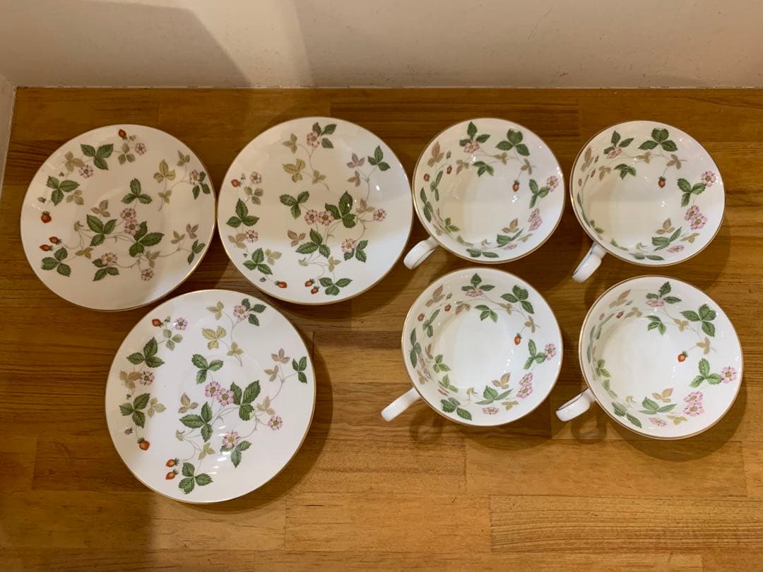 G1105-13★美品  ワイルドストロベリー　食器9点