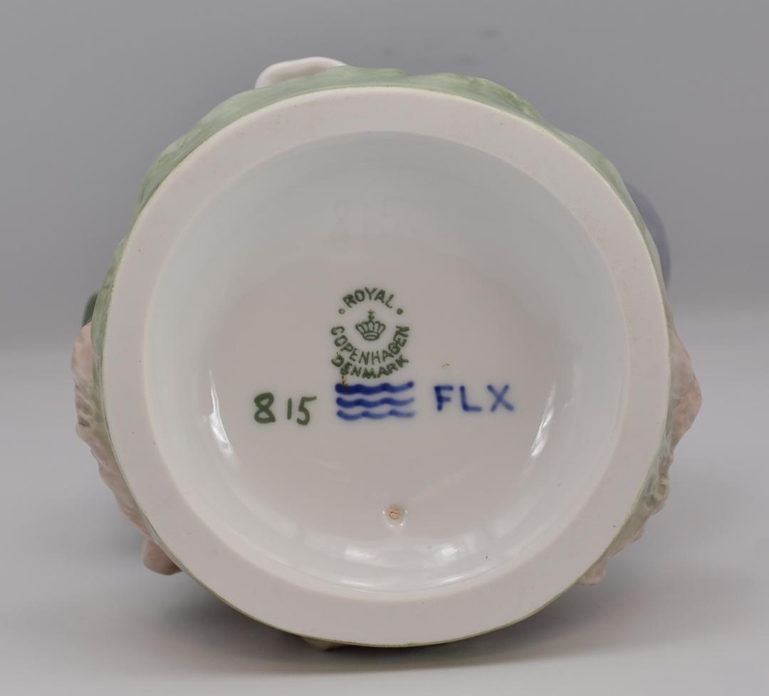 食事を運ぶ女性　＃815　★ロイヤルコペンハーゲン　デンマーク　ヴィンテージ