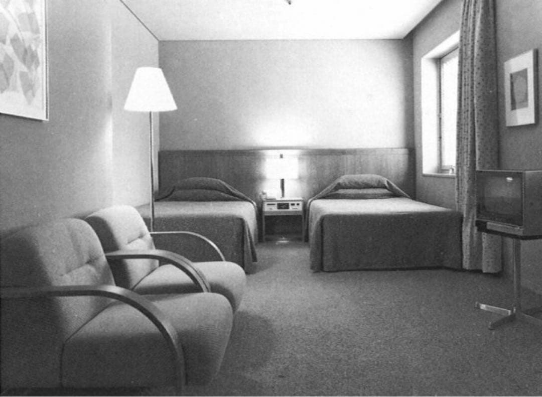 筑波第一ホテル　倉俣史朗　椅子・ソファ