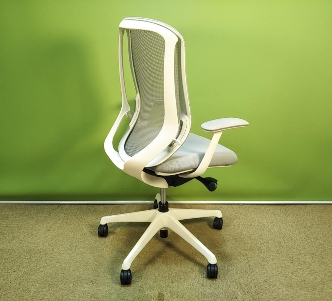 bm　オカムラ　シルフィーチェア　前傾機能　ハイバック　メッシュタイプ　中古