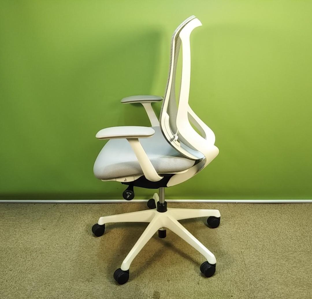 bm　オカムラ　シルフィーチェア　前傾機能　ハイバック　メッシュタイプ　中古