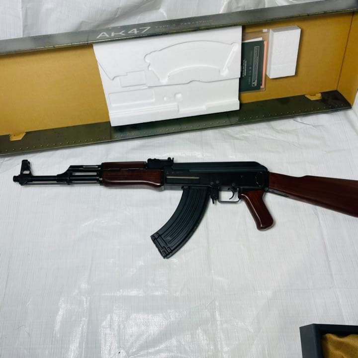 次世代　AK-47  サバイバルゲームフルセット付き！