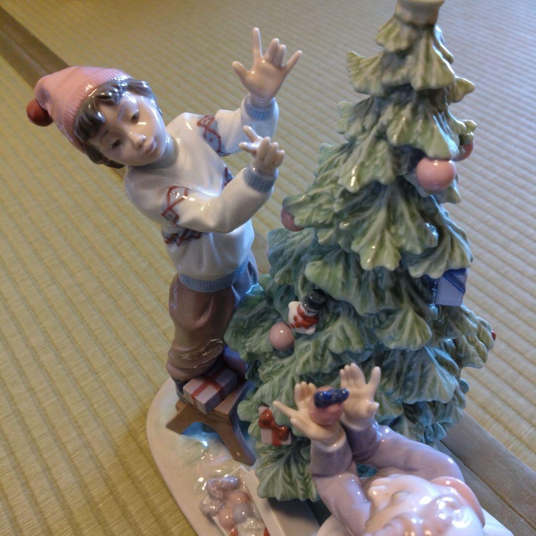 リヤドロ　LLADRO　ツリーを飾ろう少年少女クリスマス