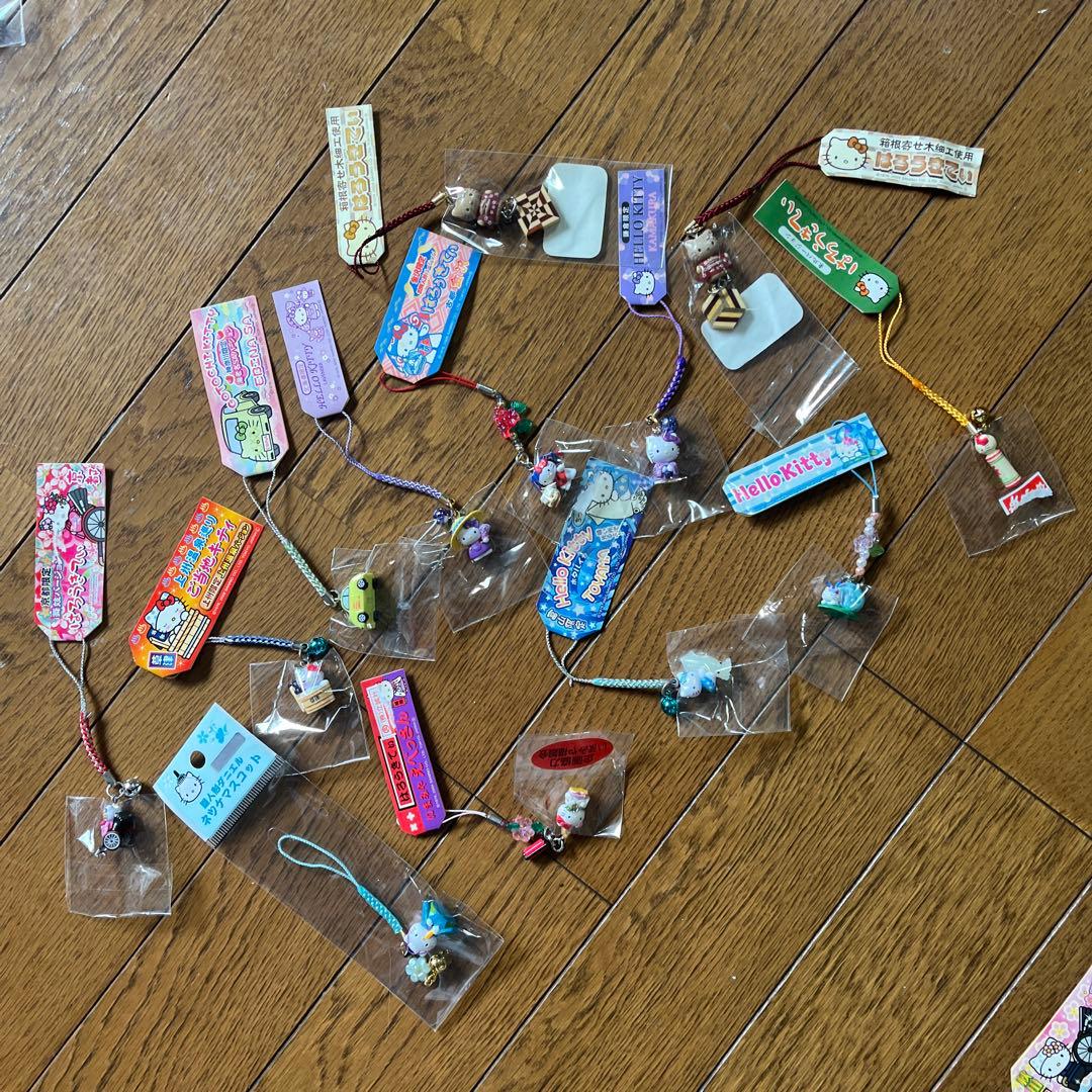 ご当地限定キティちゃん根付け　65点　おまけ別あり