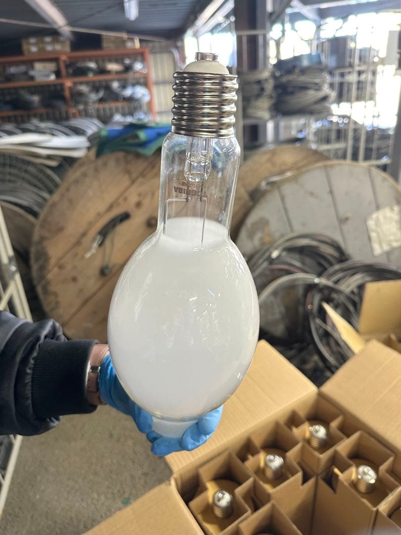 TOSHIBA 東芝 チョークレス水銀ランプ 500W BHF200-220V - メルカリ